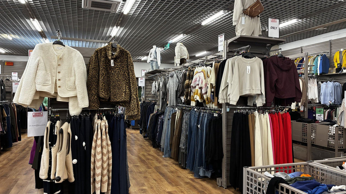 Magasin Au Fil des Marques d'Orgeval : rayon femme