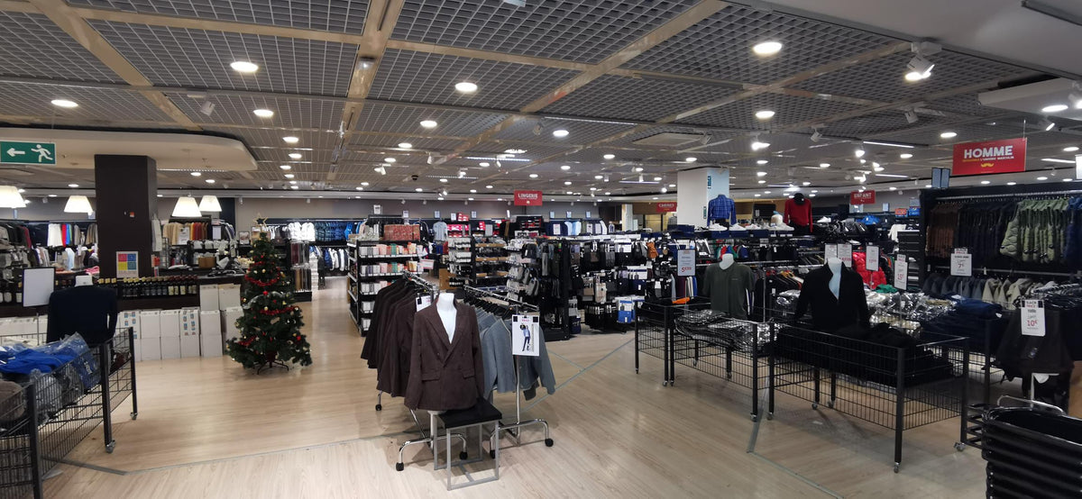 Magasin Au Fil des Marques de Lomme : vue d'ensemble de la surface de vente