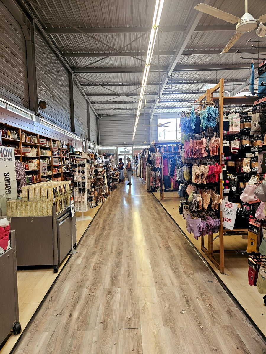 Magasin Au Fil des Marques de Chennevières-sur-Marne : allée du rayon lingerie