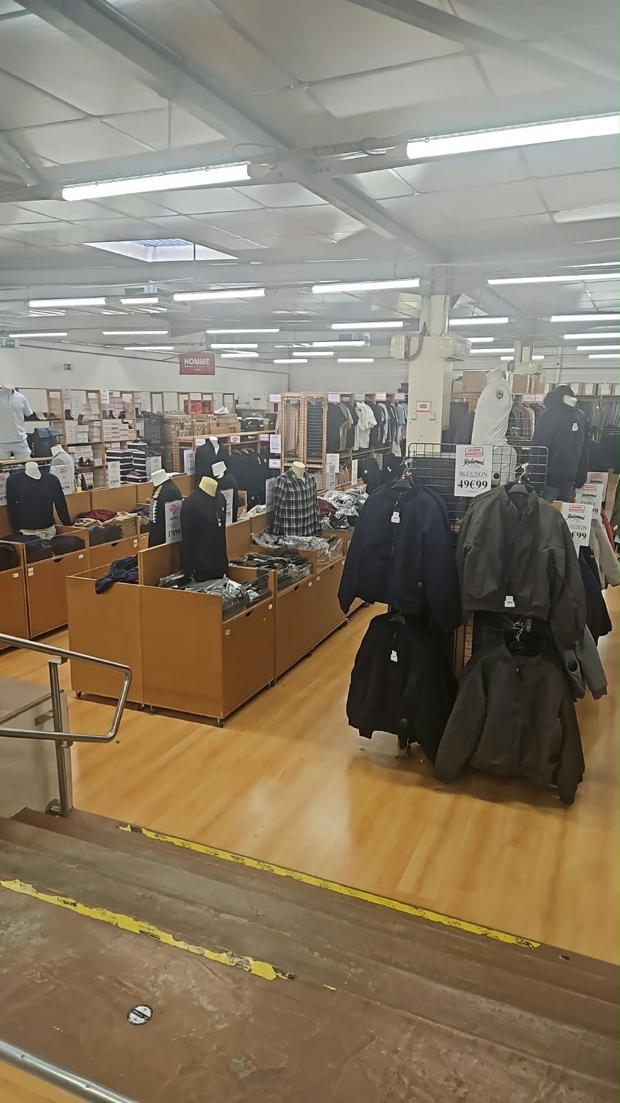 Magasin Au Fil des Marques de Coignières : rayon homme