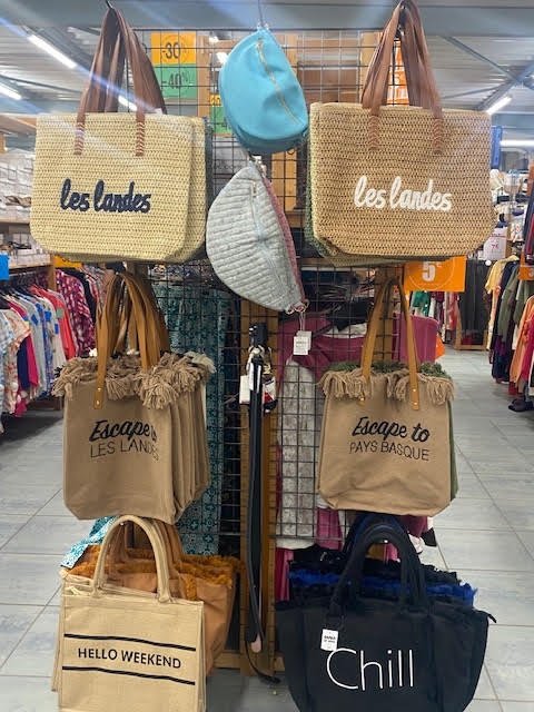 Magasin Au Fil des Marques de Niort : sacs de plage et cabas