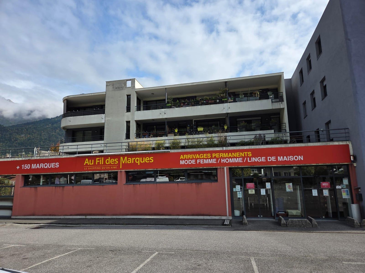 Magasin Au Fil des Marques de Sallanches : façade
