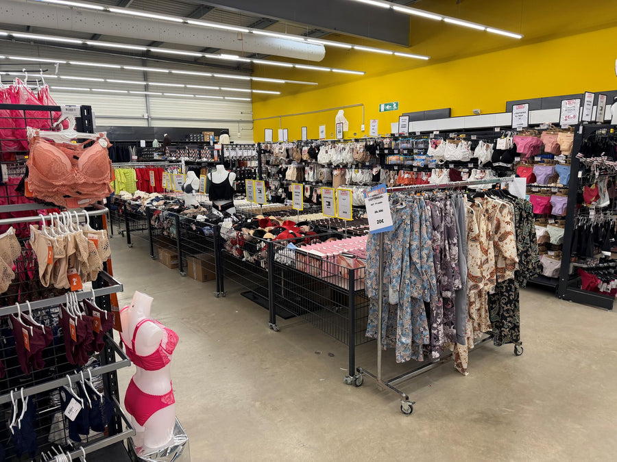 Magasin Au Fil des Marques de Vaux-sur-Mer : rayon lingerie