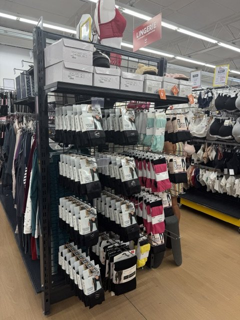 Magasin Au Fil des Marques du Pouliguen : lingerie et chaussettes