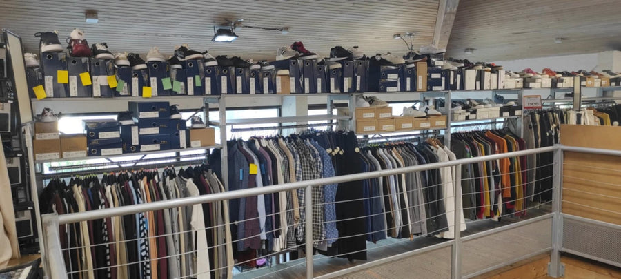 Magasin Au Fil des Marques Homme du Grand-Village-Plage : rayon homme vu de la mezzanine